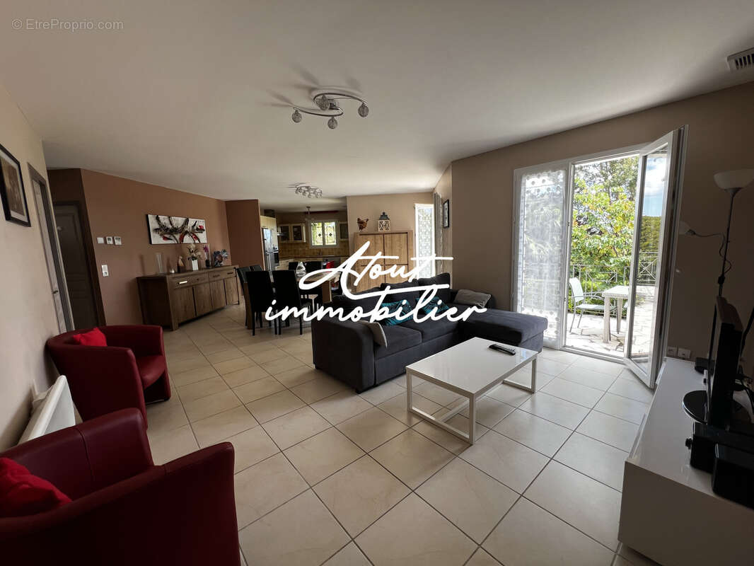 Maison à PERET