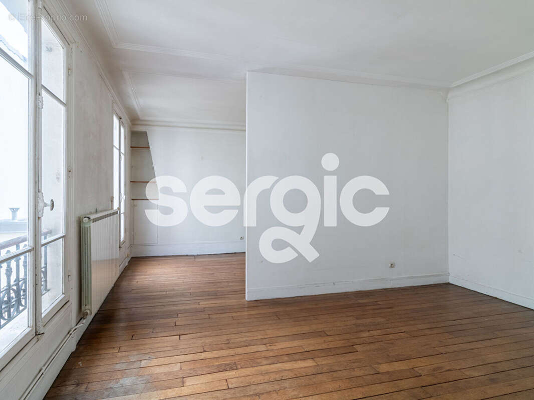 Appartement à PARIS-18E