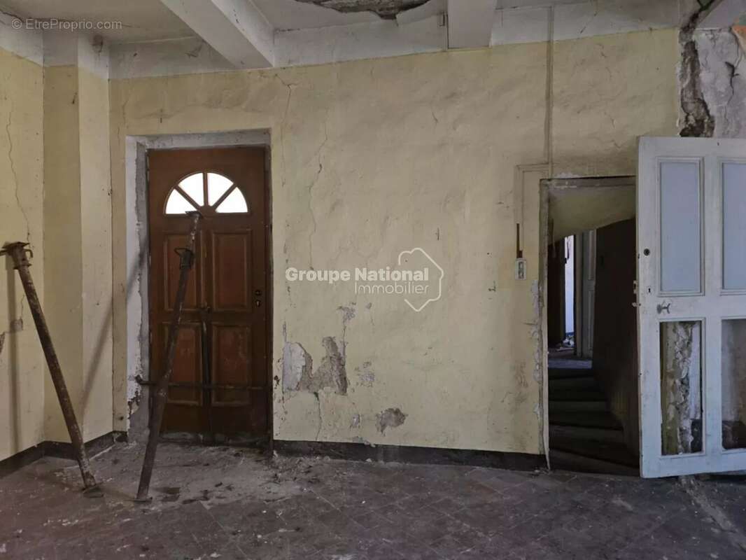 Appartement à PERNES-LES-FONTAINES