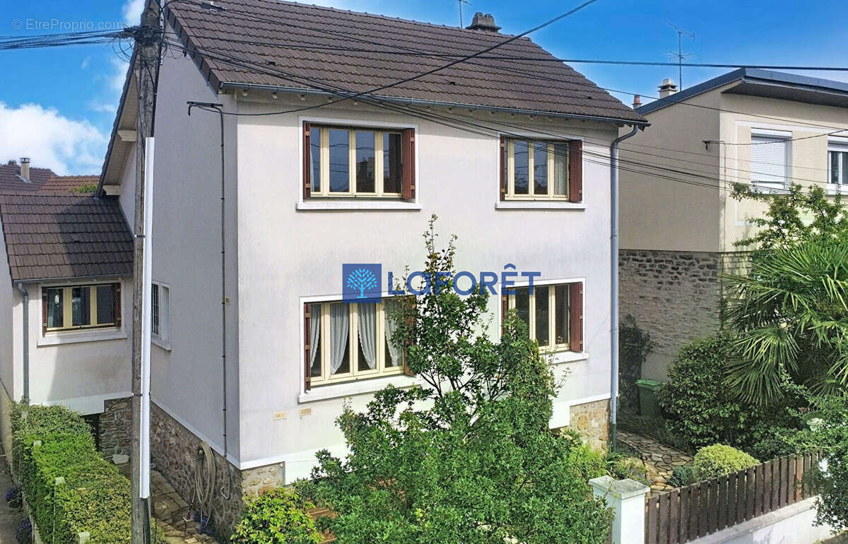 Maison à SAVIGNY-SUR-ORGE