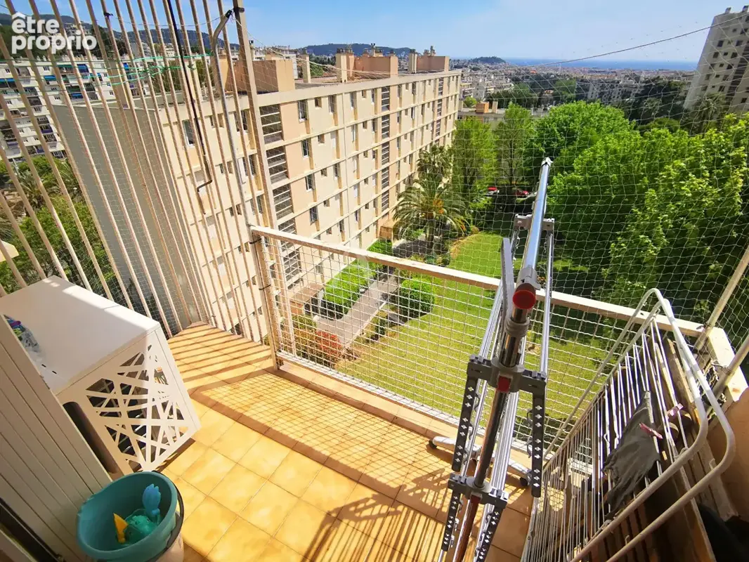 Domaine de falicon : 3/4 pieces en etage eleve - photo 7