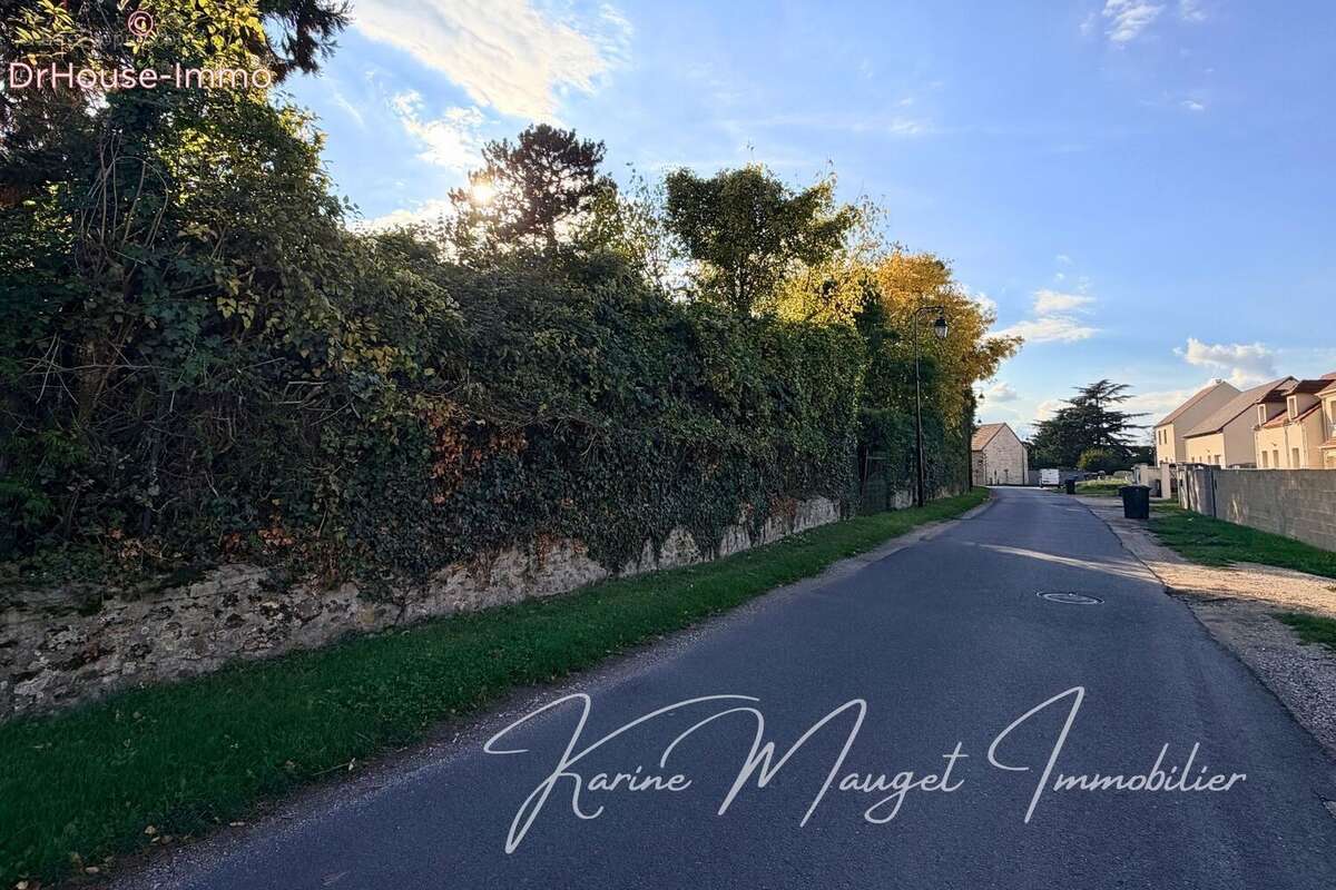 Terrain à LUMIGNY-NESLES-ORMEAUX