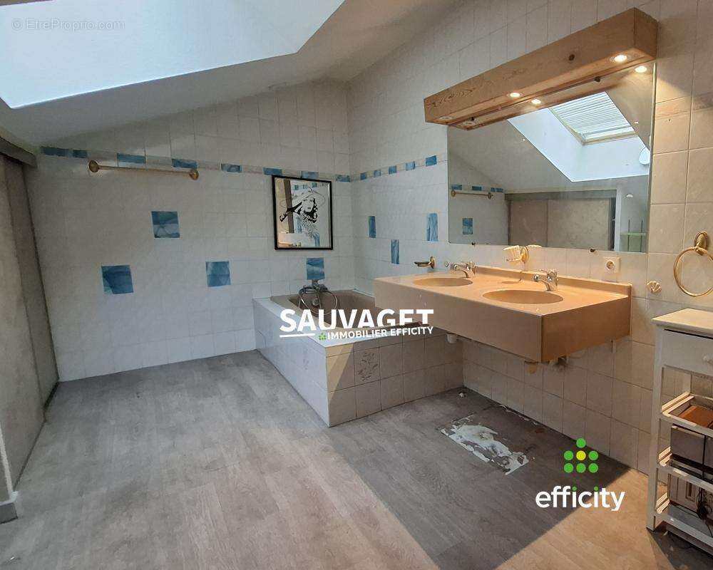 Appartement à REIGNIER