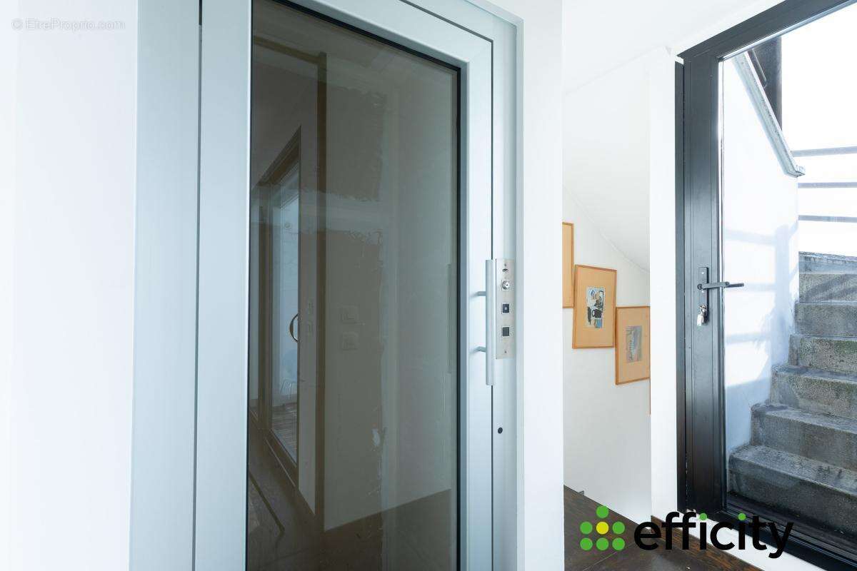 Maison 360 m² à Suresnes  - photo 13