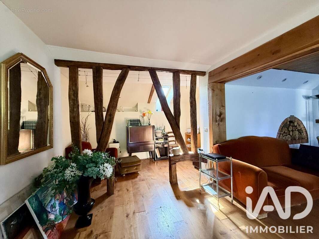 Maison 207 m² à Boiscommun  - photo 6