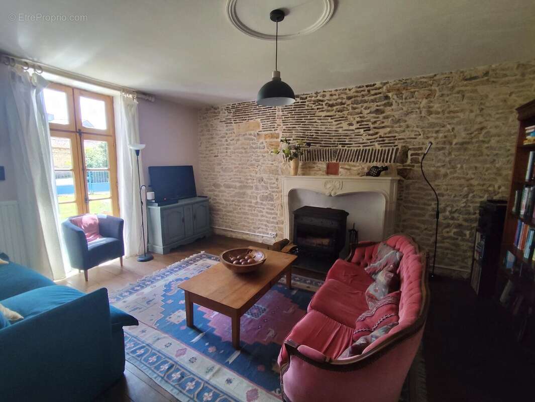 Joli cottage de 3 chambres avec grand jardin et grange, près de Civray - photo 3