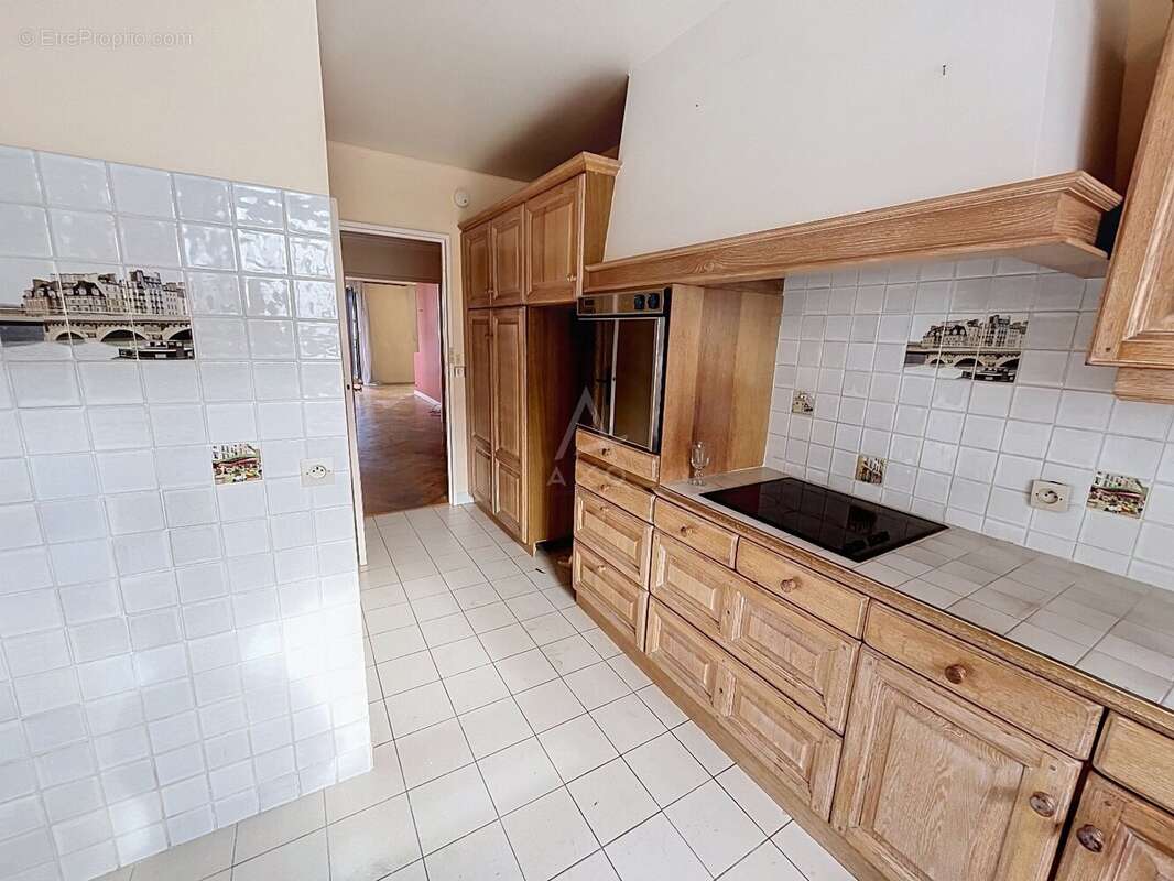 Appartement lumineux de 80,72 m²  Vue dégagée  Fort potentiel d'aménagement - photo 13