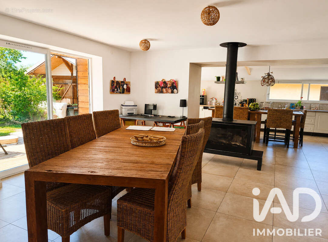 Maison 145 m² à Saint-Pere-En-Retz  - photo 4
