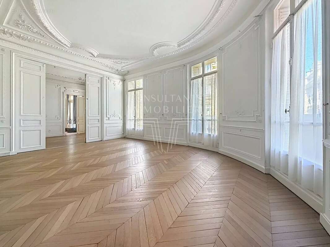 Appartement à PARIS-17E