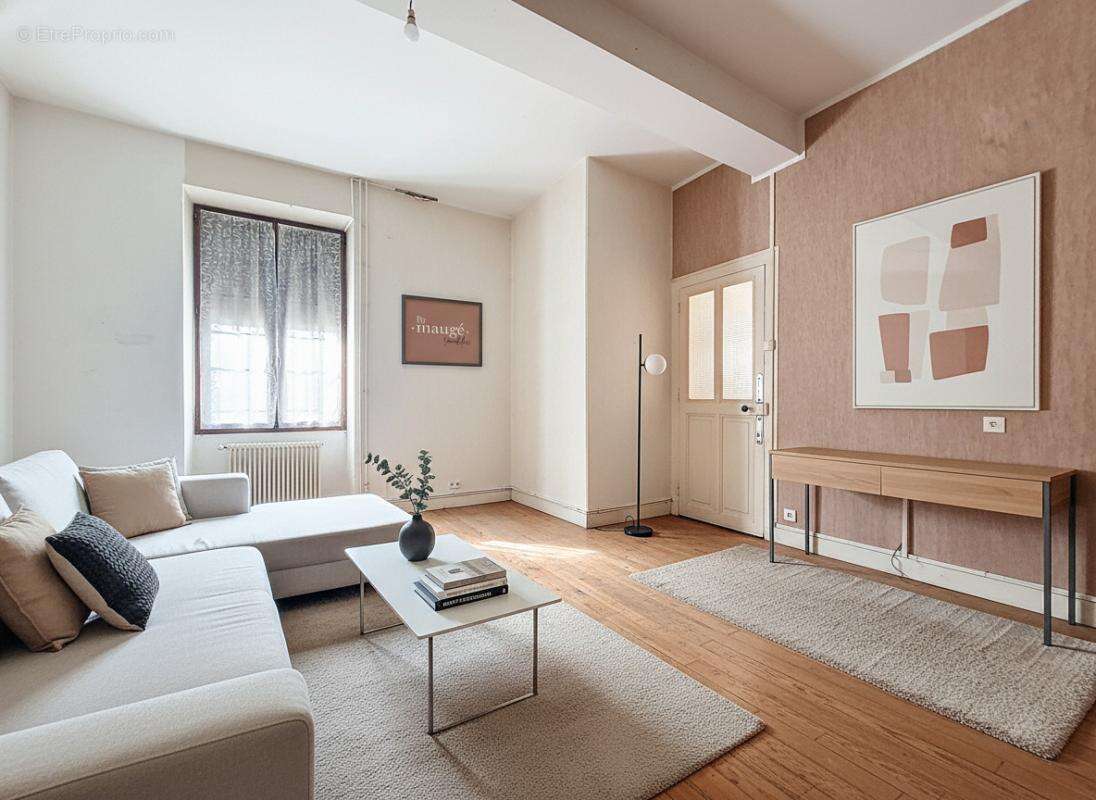 Maison à OYTIER-SAINT-OBLAS