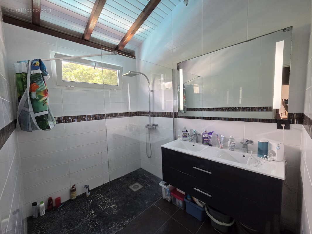 Maison à LES TROIS-ILETS