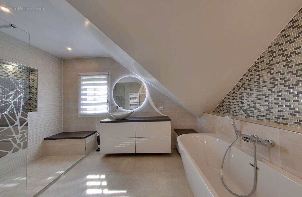 Maison Ozoir La Ferriere 8 pièces - photo 8