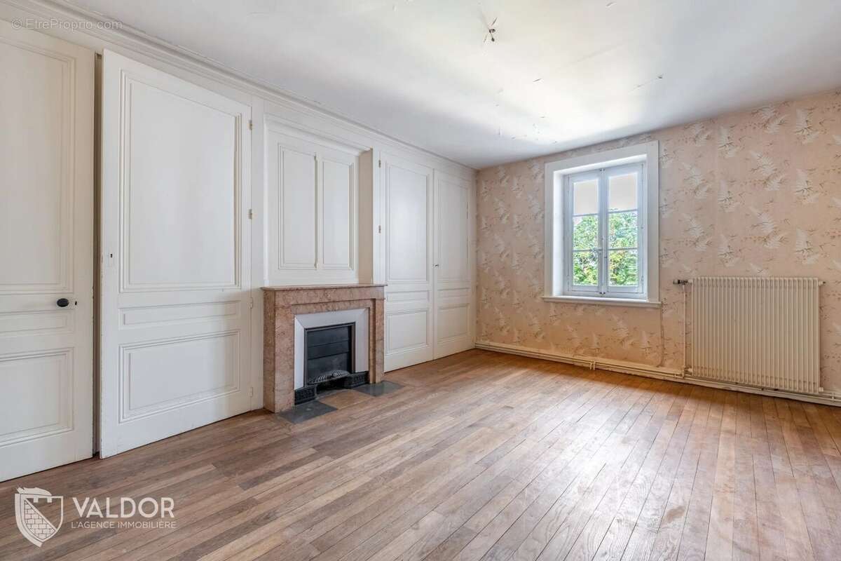 Maison à JASSANS-RIOTTIER