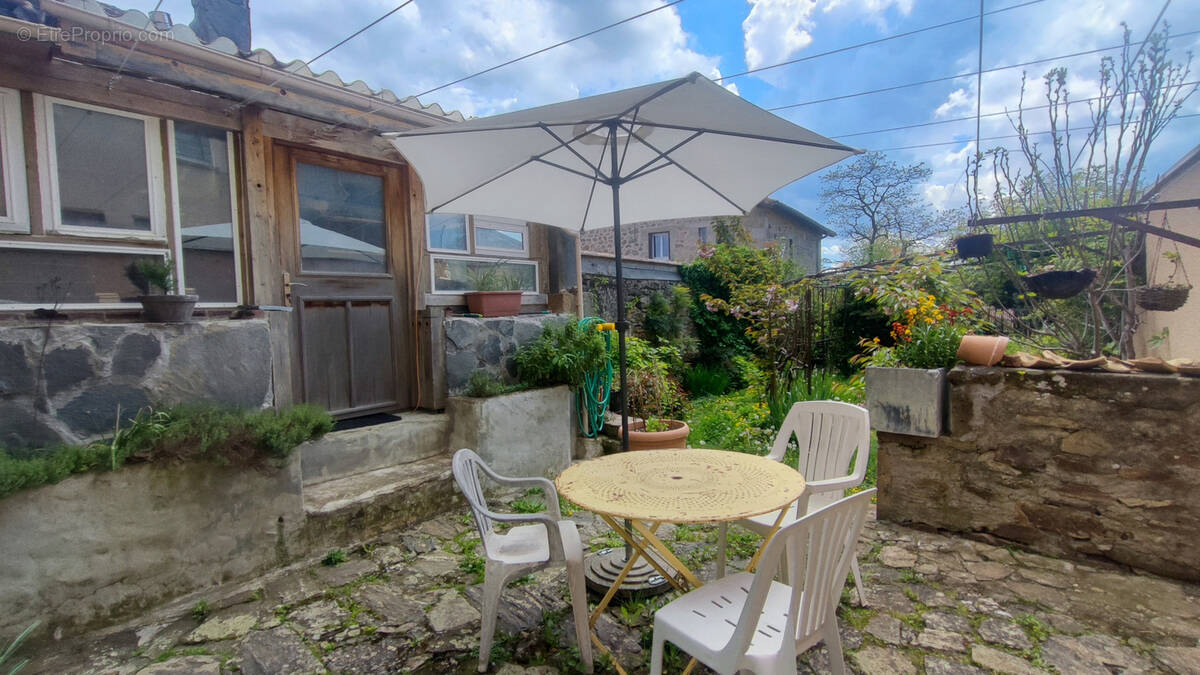 Maison à ALBOUSSIERE