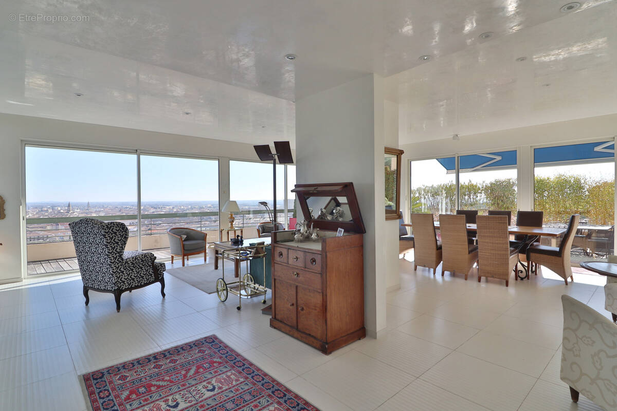 Appartement à NIMES