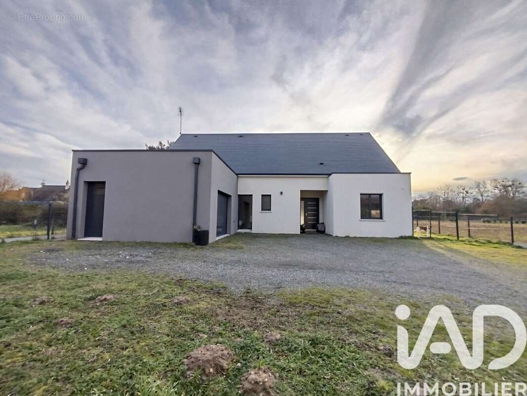 Photo 2 - Maison à CHINON