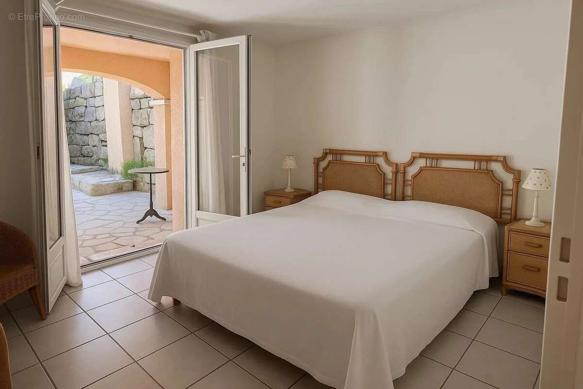 Maison à ROQUEBRUNE-SUR-ARGENS