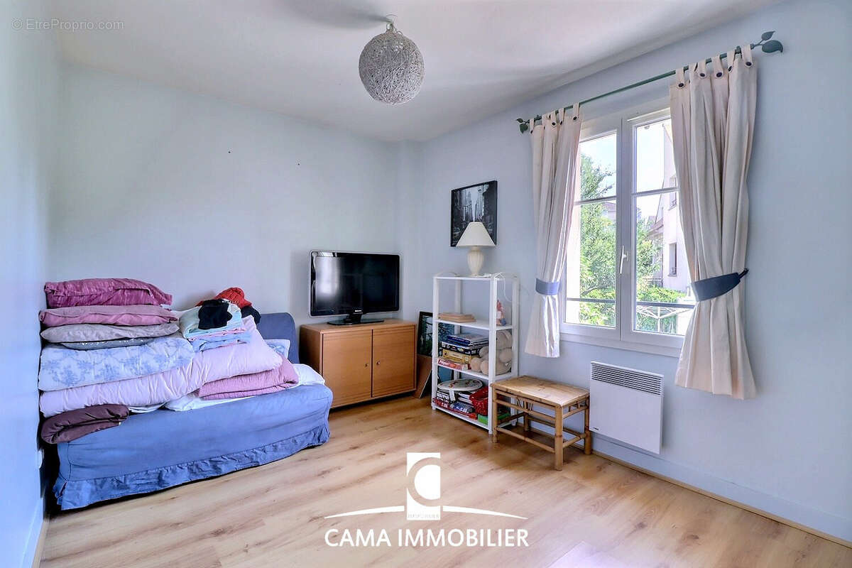 Individuelle - 4 chambres - terrain 595 m2 - sous sol total - gare a pieds - photo 9