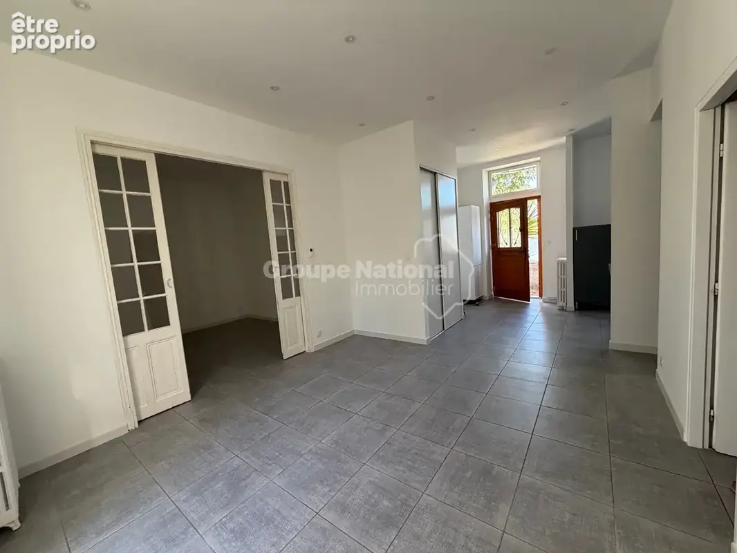 Nimes Quartier Hoche Faculté de médecine maison P3 avec cour et terrasse - photo 2