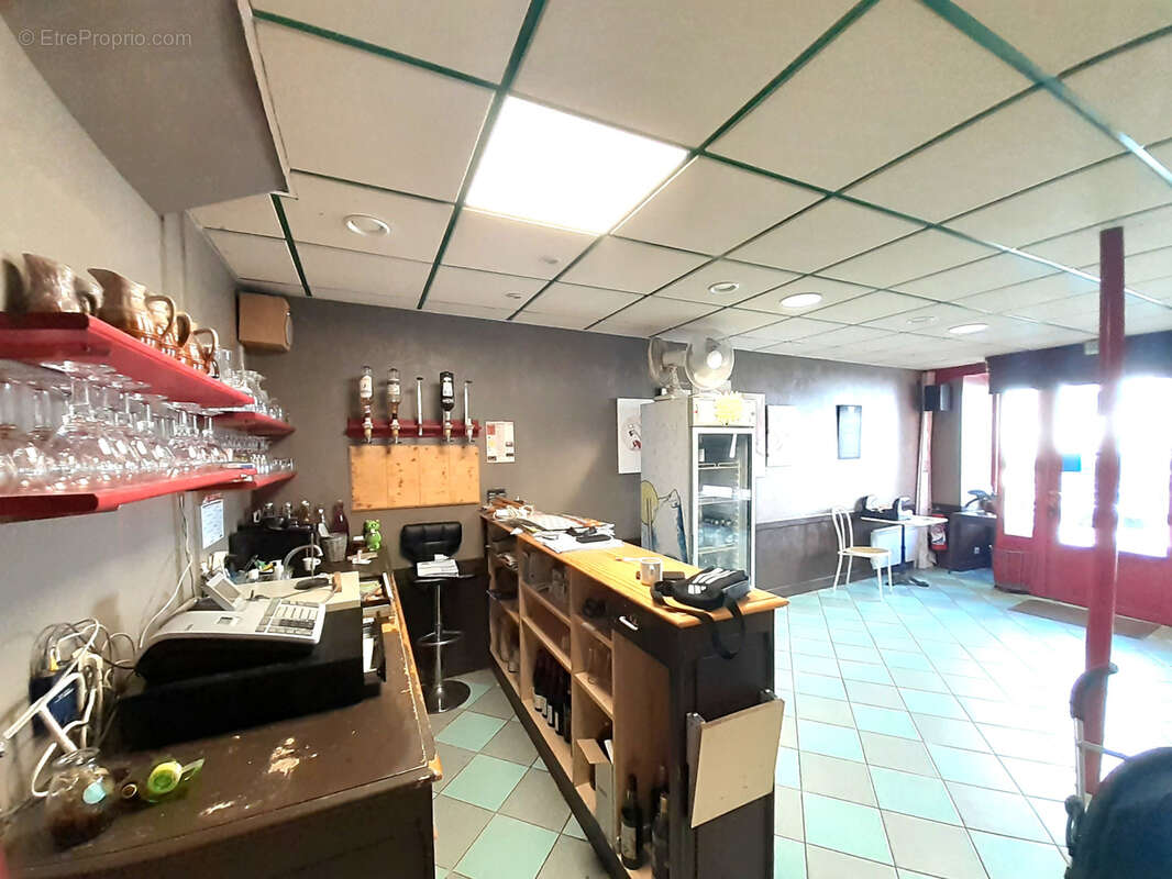 Commerce à LA CHARTRE-SUR-LE-LOIR