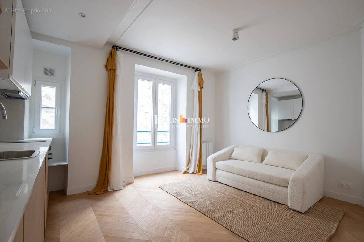 Appartement à PARIS-18E