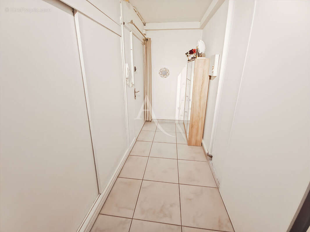 Appartement à SAINT-ETIENNE-DU-ROUVRAY