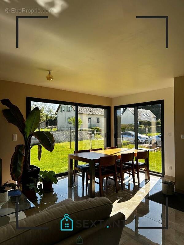 Maison à MESNIL-RAOUL