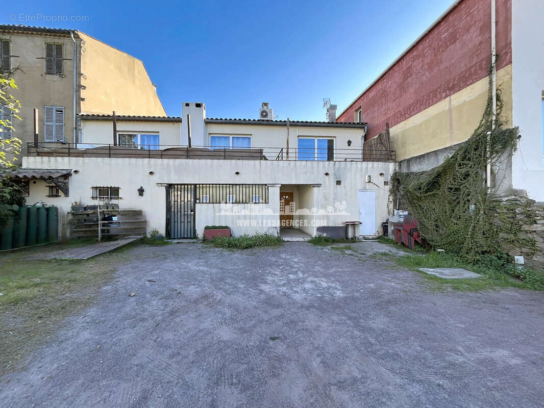 Appartement à COGOLIN