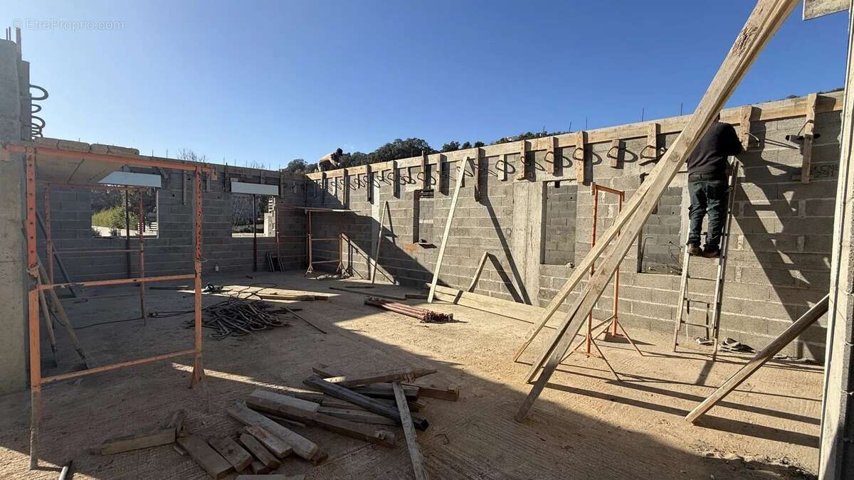 Maison à SANTA-LUCIA-DI-MORIANI