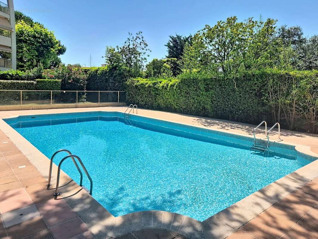 Appartement à LE CANNET