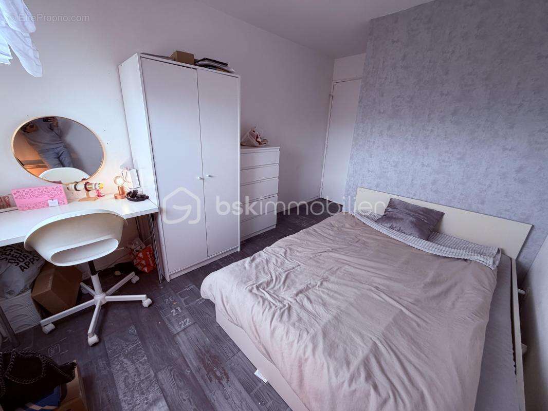 Appartement à COURCOURONNES