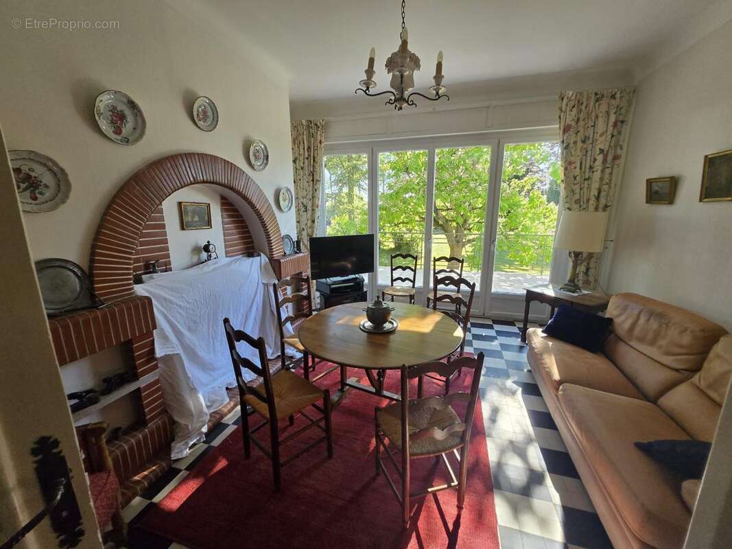 Maison à MENIL-LA-TOUR