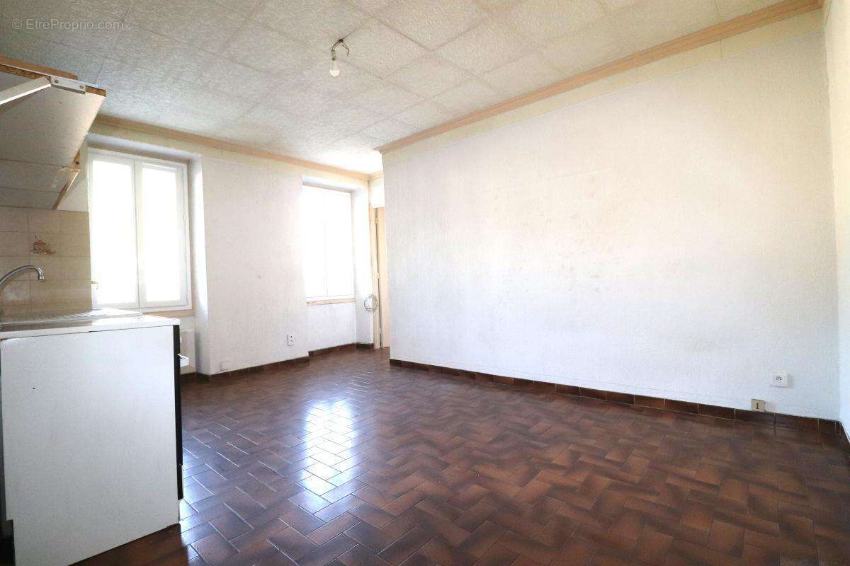 Appartement à L'ESCARENE