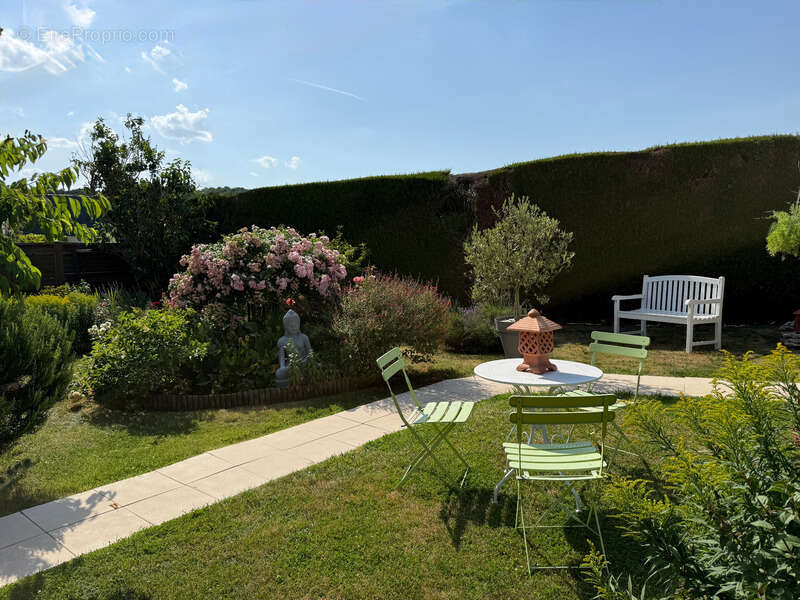 Maison à MERU