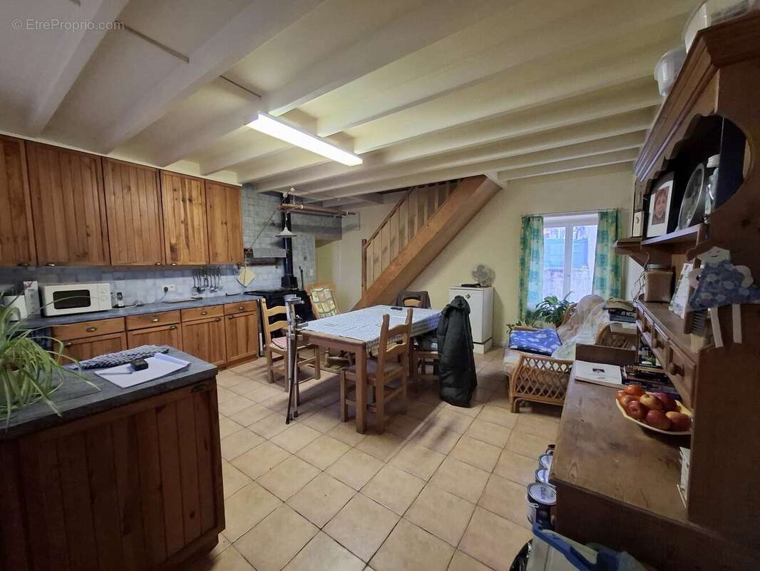 Maison à FONTAINE-CHALENDRAY