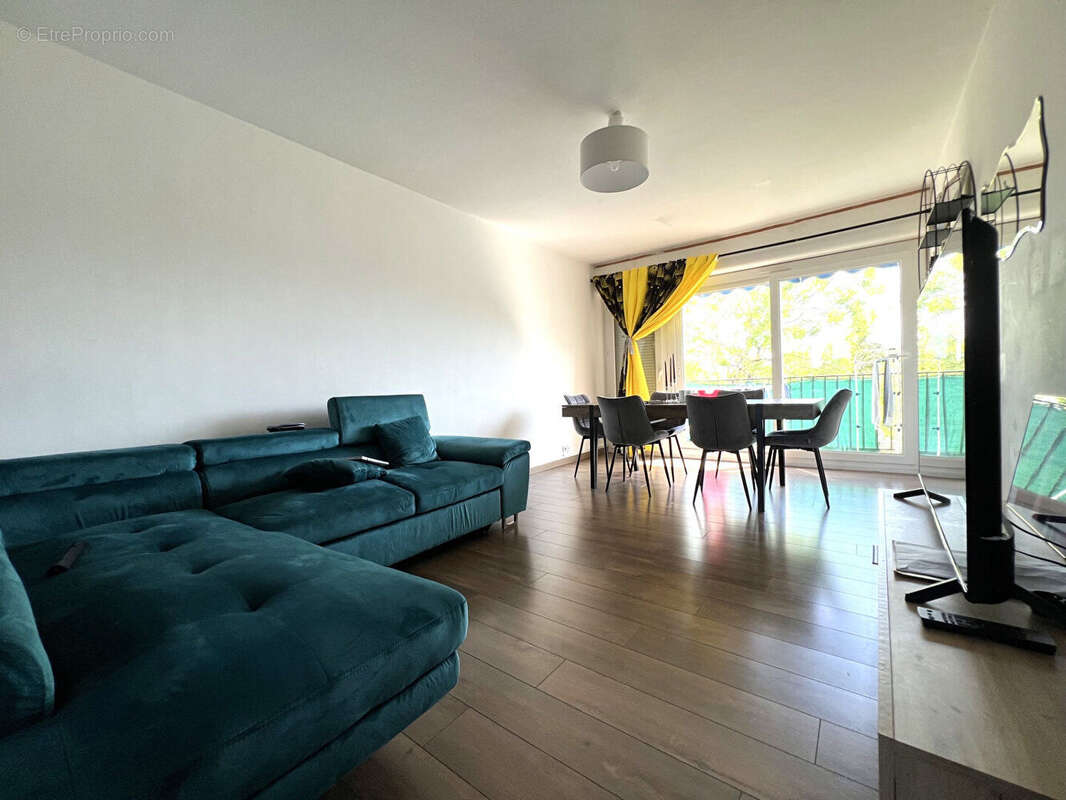 Appartement à SAINT-JEAN-DE-LA-RUELLE