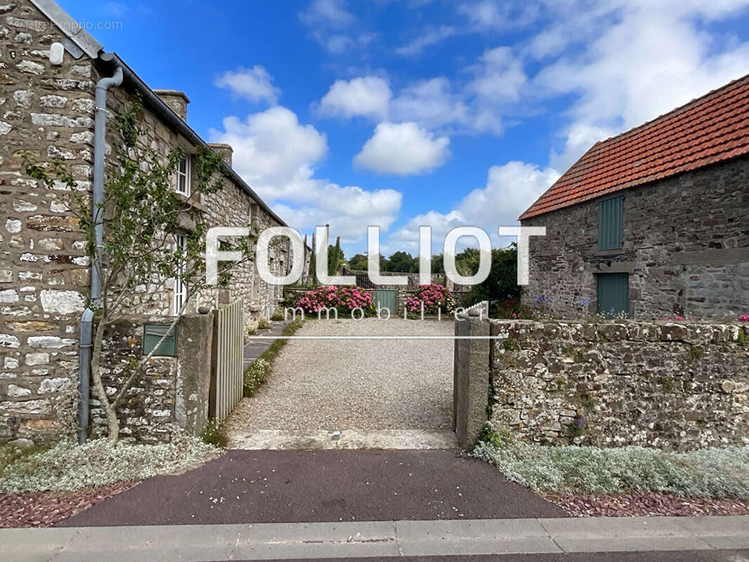 Maison à LES MOITIERS-D'ALLONNE