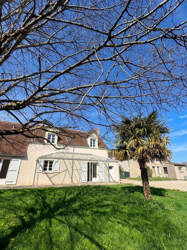 Maison à LUZILLE