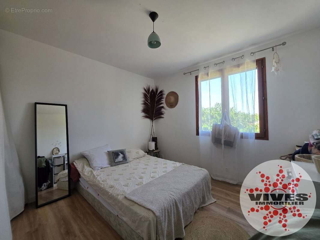 Villa rénovée T4 avec grande partie aménageable. - photo 9