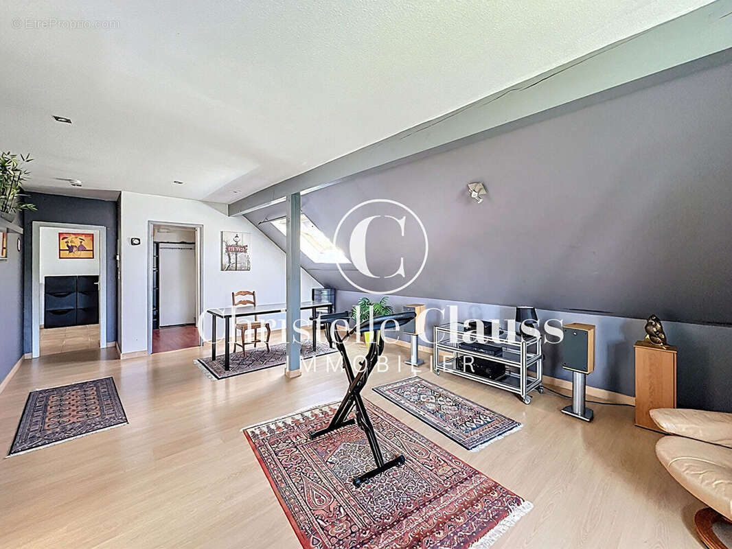 Maison familiale de 240 m² avec piscine sur terrain arboré de 850 m² à Salenthal - photo 14