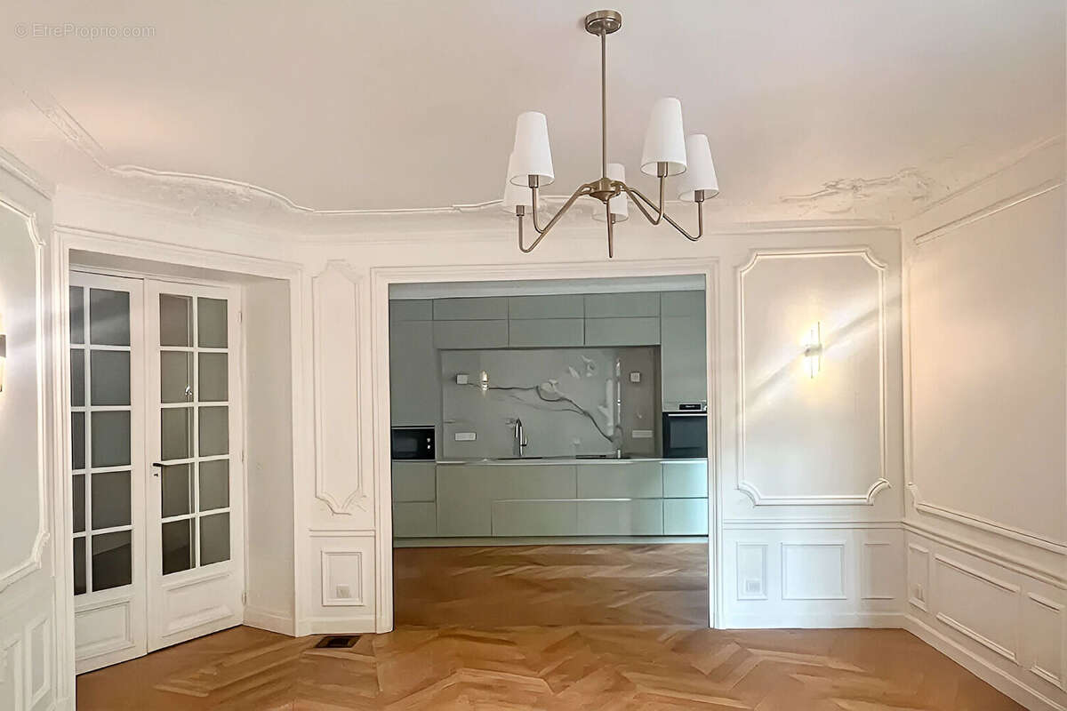 Appartement à PARIS-7E