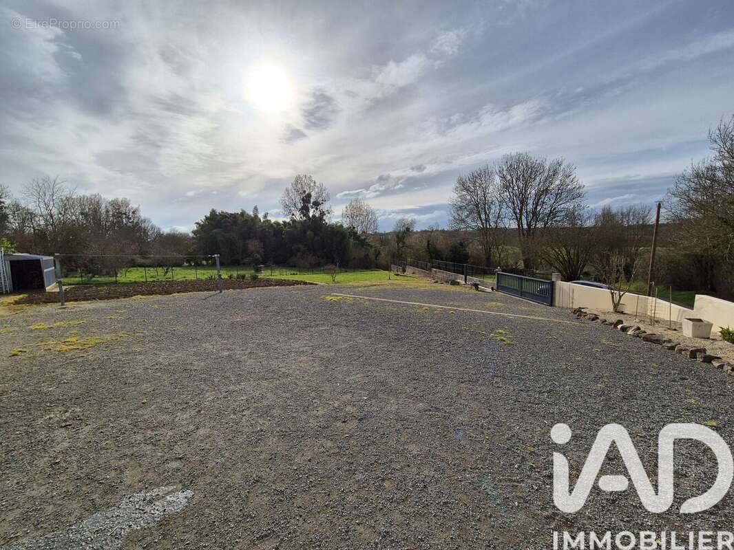 Photo 2 - Maison à SAINT-LOUP-LAMAIRE