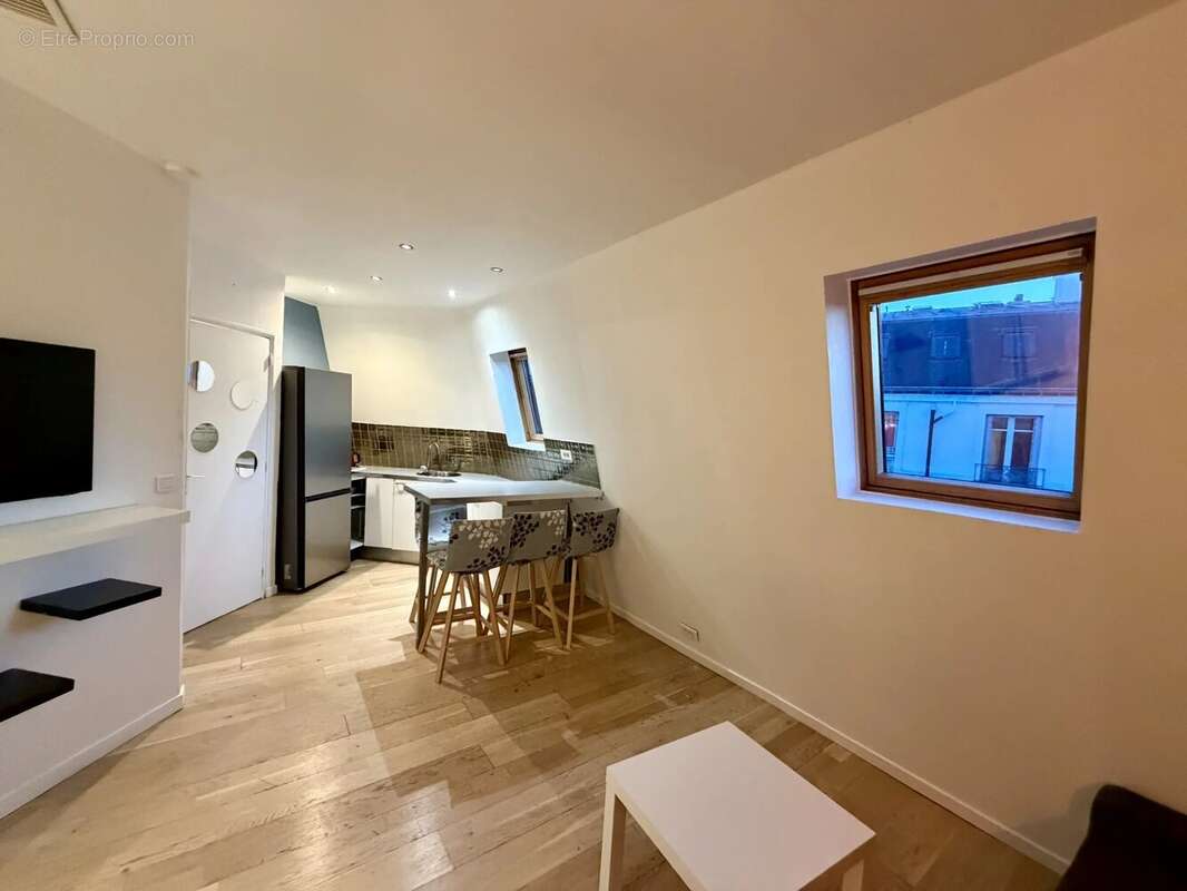 Appartement à PARIS-17E