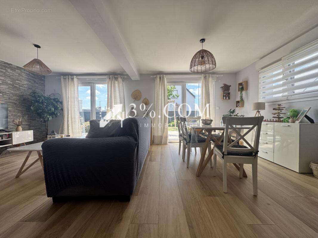 3%COM Jolie maison avec jardin de 2022 - photo 3