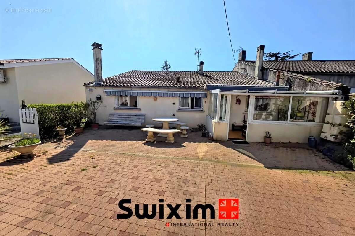 Maison à SAINT-SEURIN-DE-CADOURNE