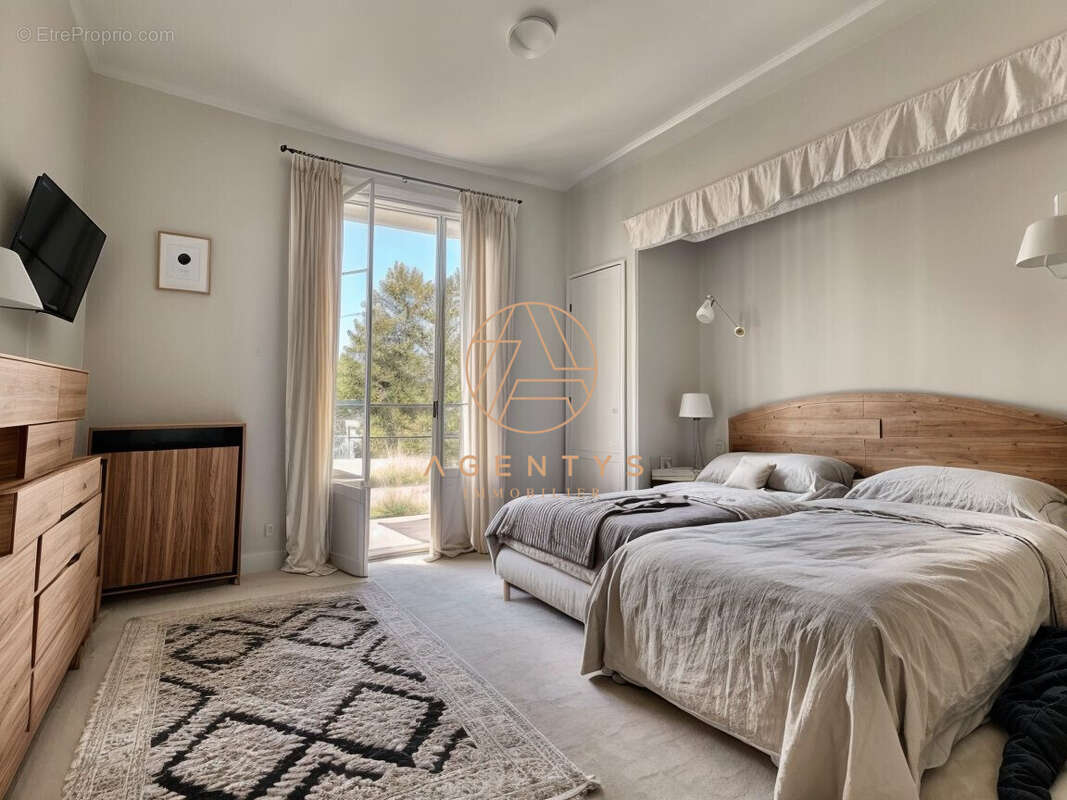 Maison à SAINT-MAUR-DES-FOSSES