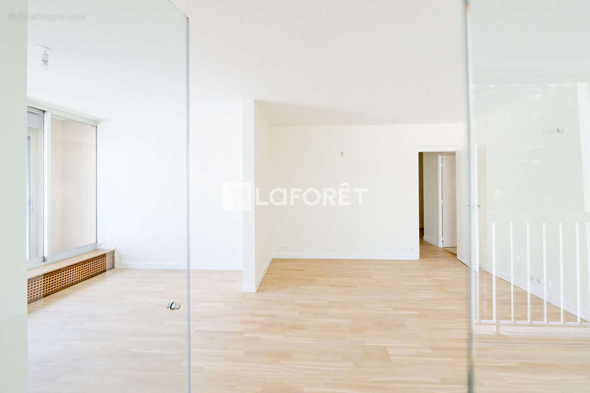 Appartement à PARIS-20E