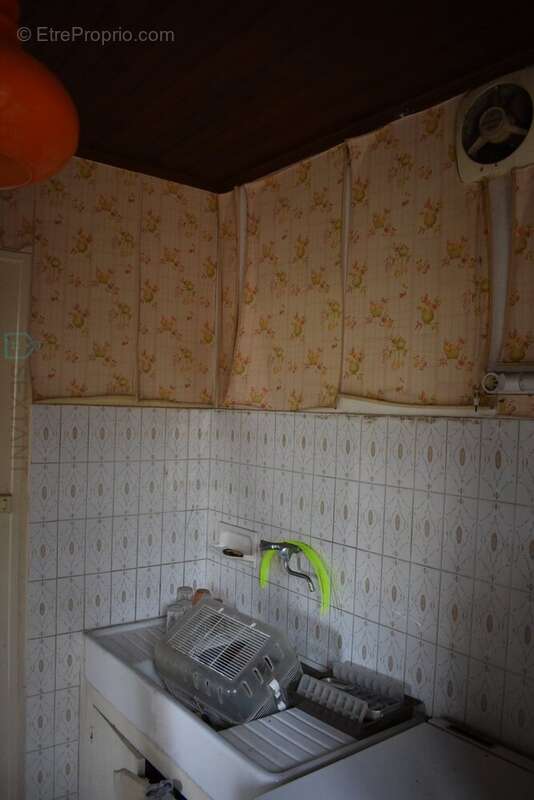 Maison plein pied de deux chambres au calme pres de la riviere a restaurer - photo 10