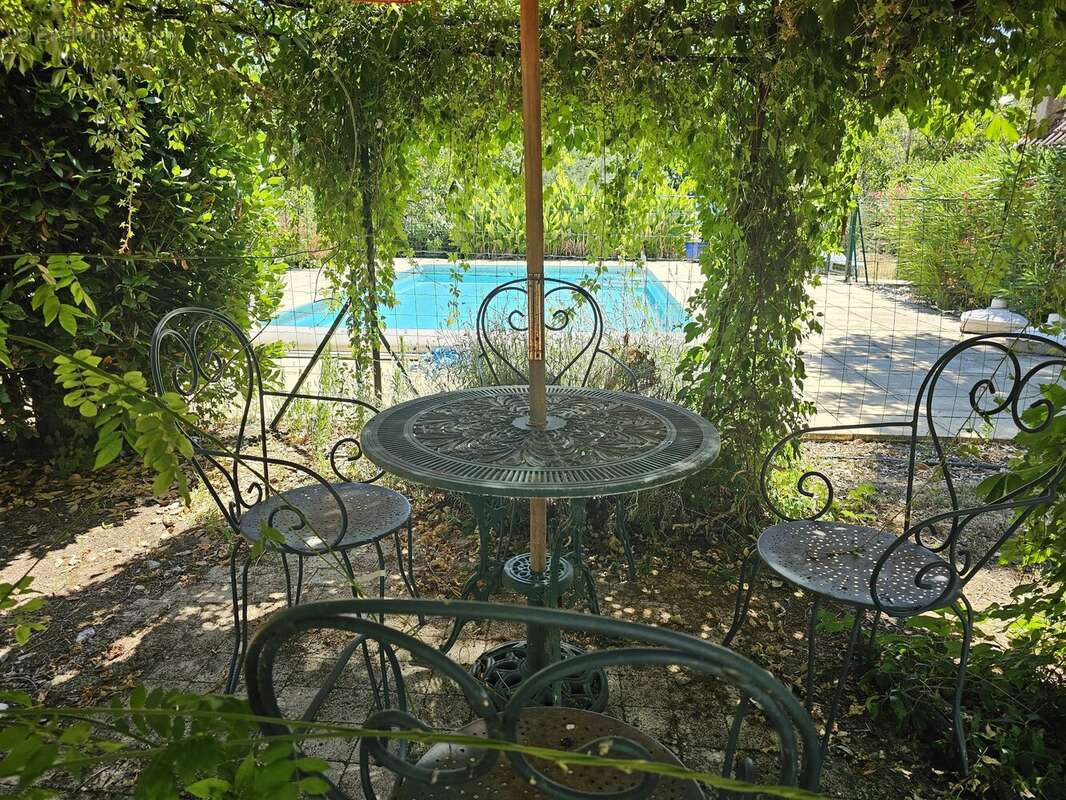 Maison lumineuse de 5 chambres avec piscine - photo 15