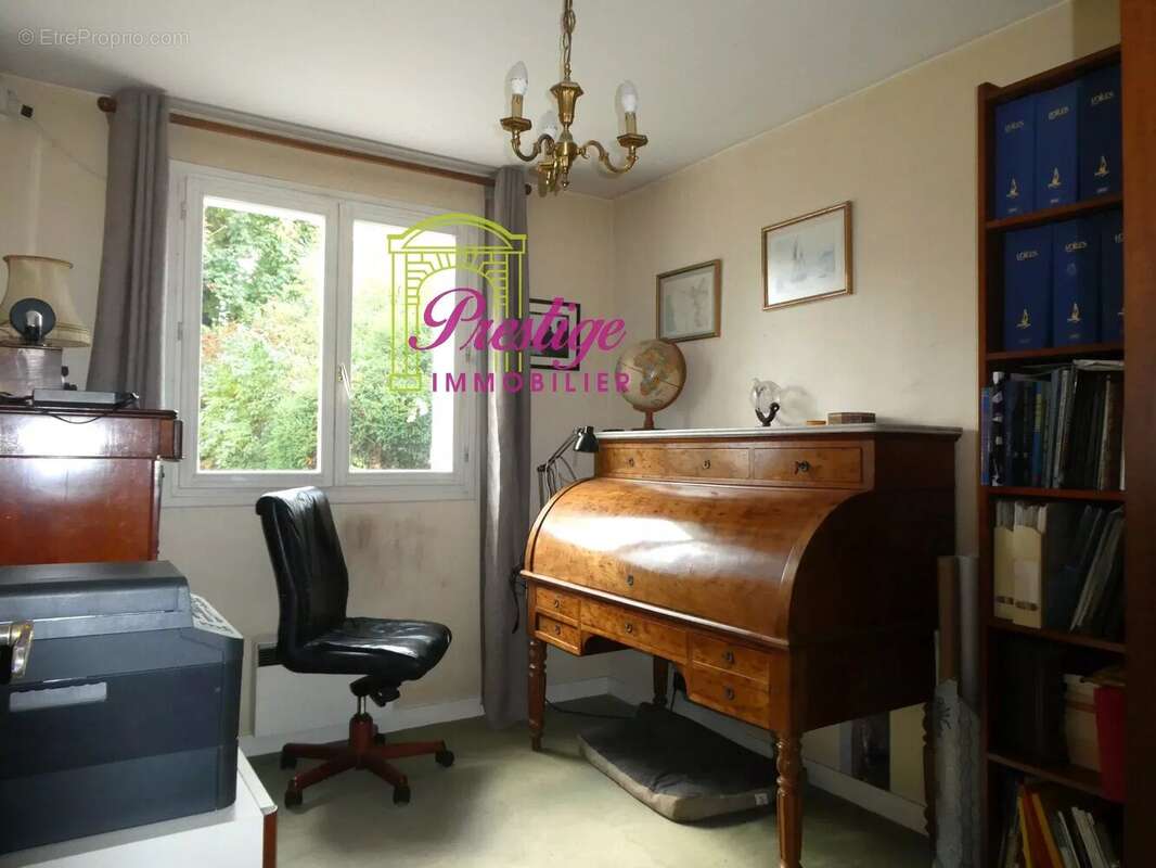 Maison à LE MESNIL-LE-ROI